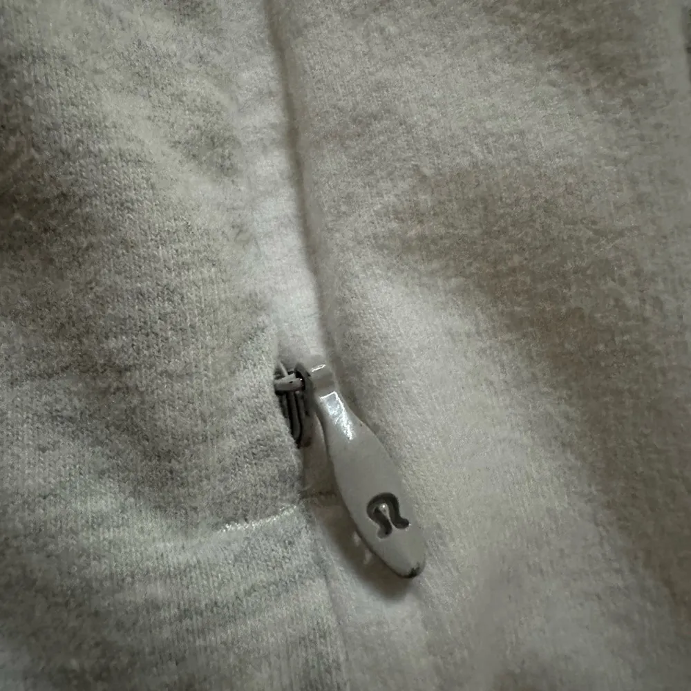 Lululemon Rest Day Cowl Neck Womens Size 6 Gray White Pullover - Image 6