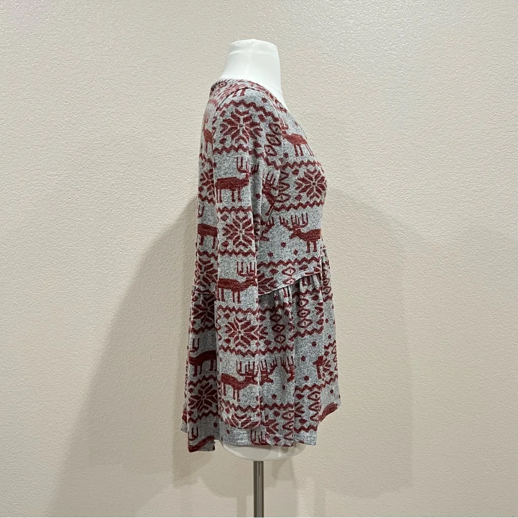 Entro Gray Red Reindeer Snowflake Nordic Print Top Size Large - Image 7