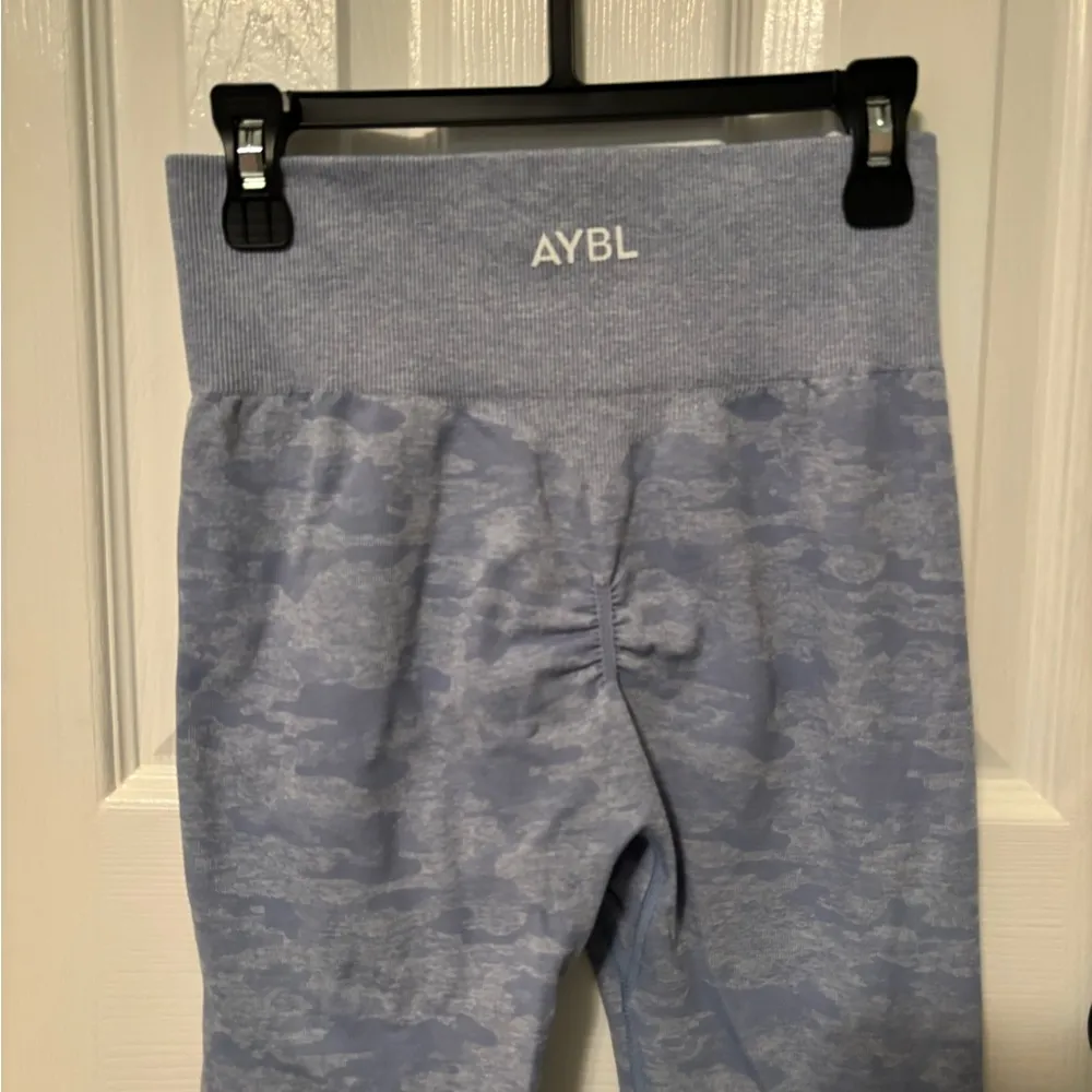 AYBL Women’s Blue Camouflage Leggings size small - Image 4