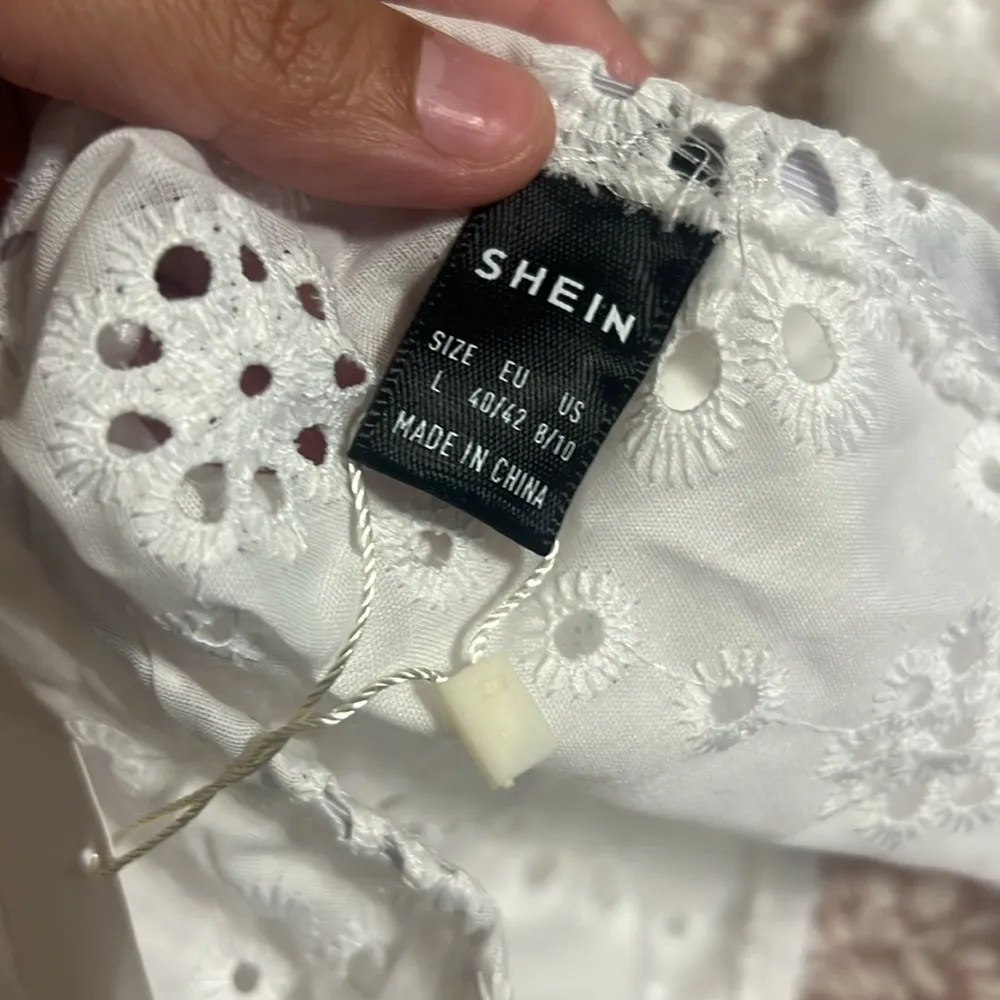 Shein White Eyelet One-Shoulder Top size large, new - Image 3