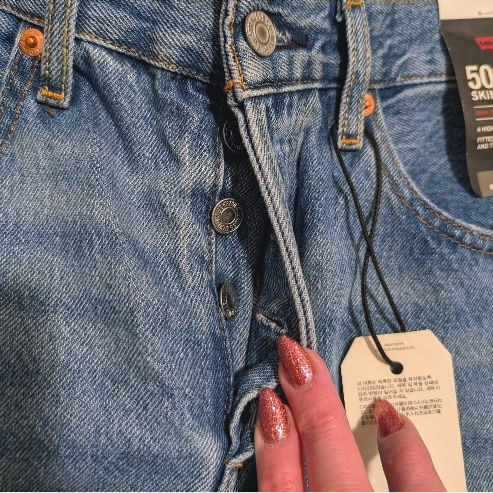 Levi's 501 Jeans NWT Womens 27 x 28  Skinny Denim Pants Ripped NEW $108 - Image 4