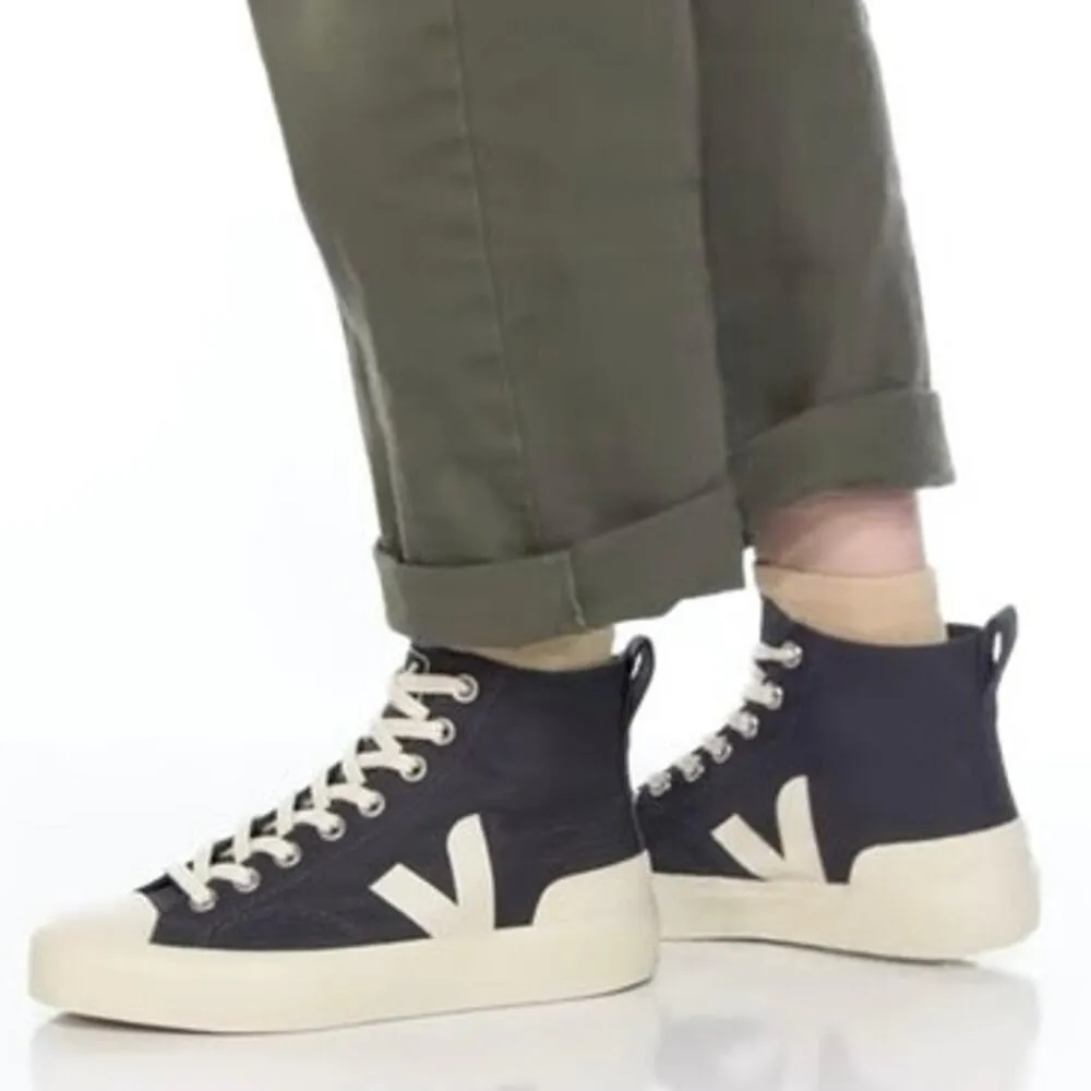 VEJA Wata II Size 9.5 New without Box MSRP $155 SOO - Image 4