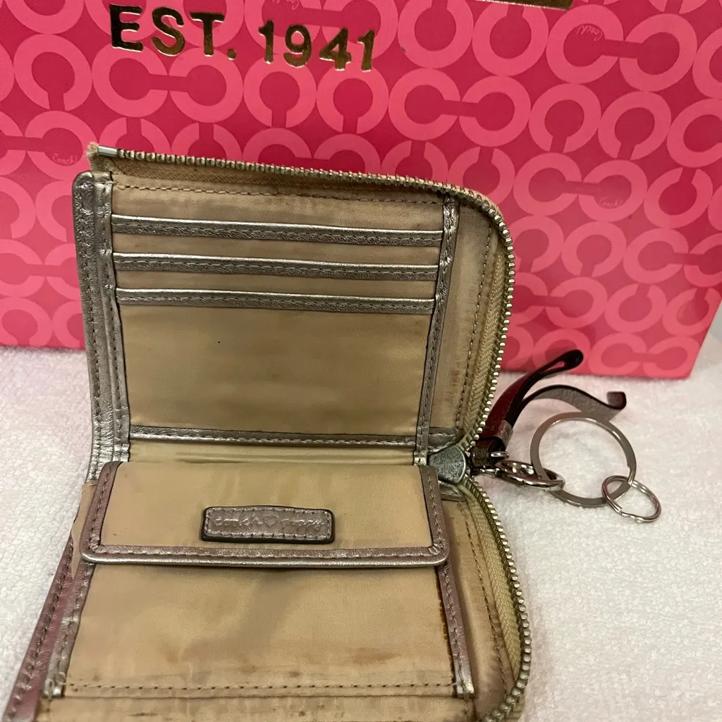 Coach Poppy Pink Floral Wallet with Coach Charm Detail. Great gift 🎁 - Image 7