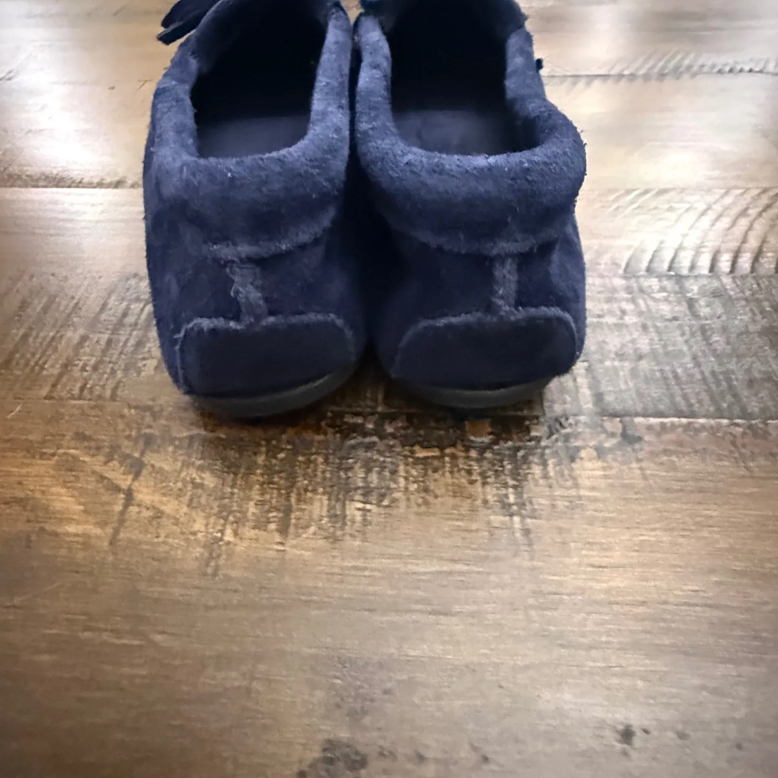 Minnetonka Kilty Hardsole Navy Women's size 9.5 EUC Style 409T - Image 7