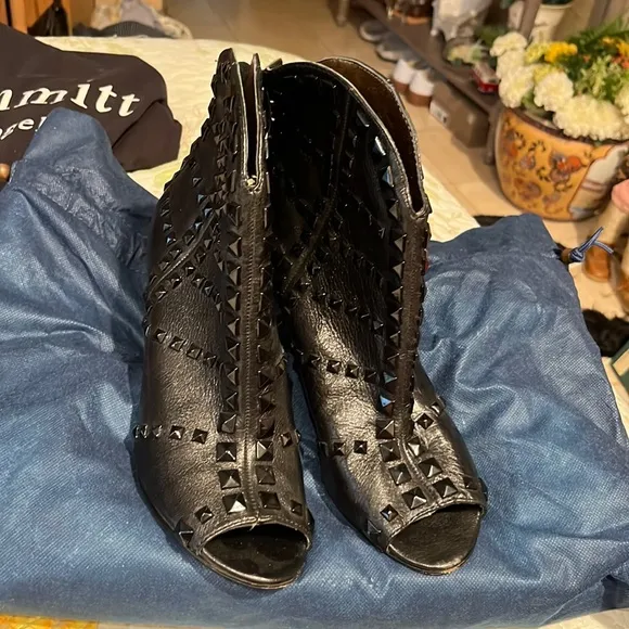 Cynthia Vincent studded open toe booties beautiful and sexy Black Size 8 - Image 2