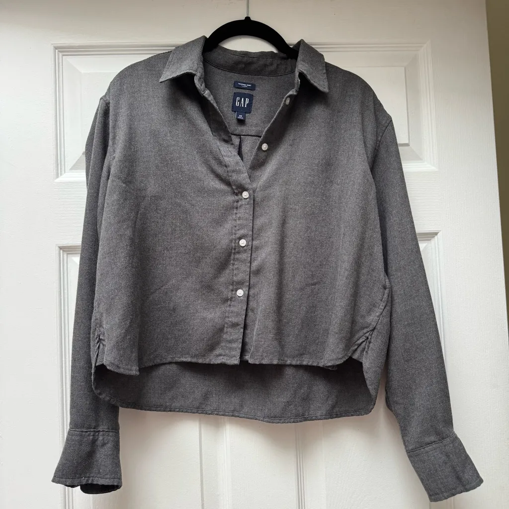 Gap Cropped Button Front Flannel Shirt, size XS - Image 2