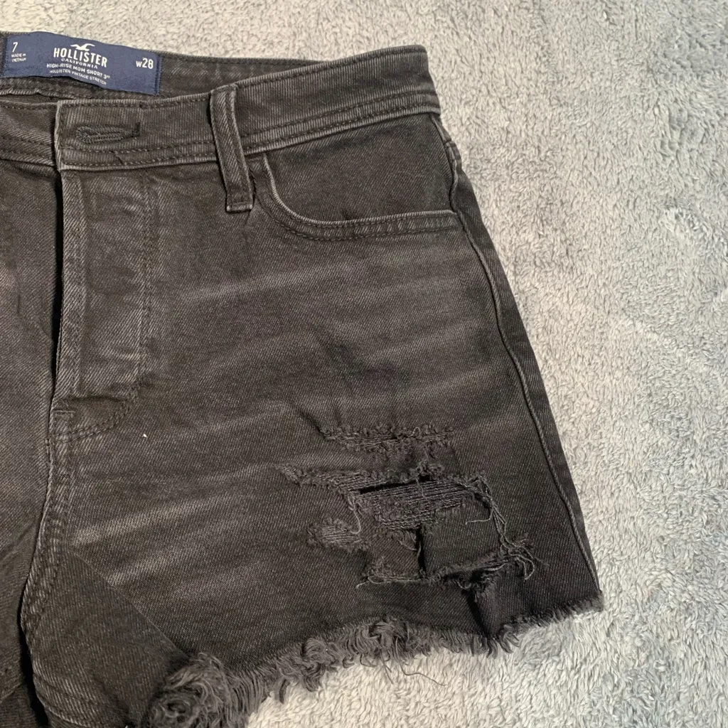 Hollister Women's black Distressed Jean Shorts high rise mom 3” - Image 3