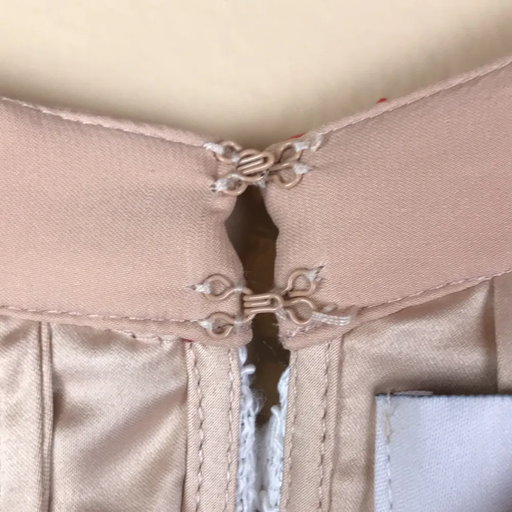 NWT Belle Badgley Mischka Women’s Floral Embroidered Lace Chain Neckline Dress - Image 9