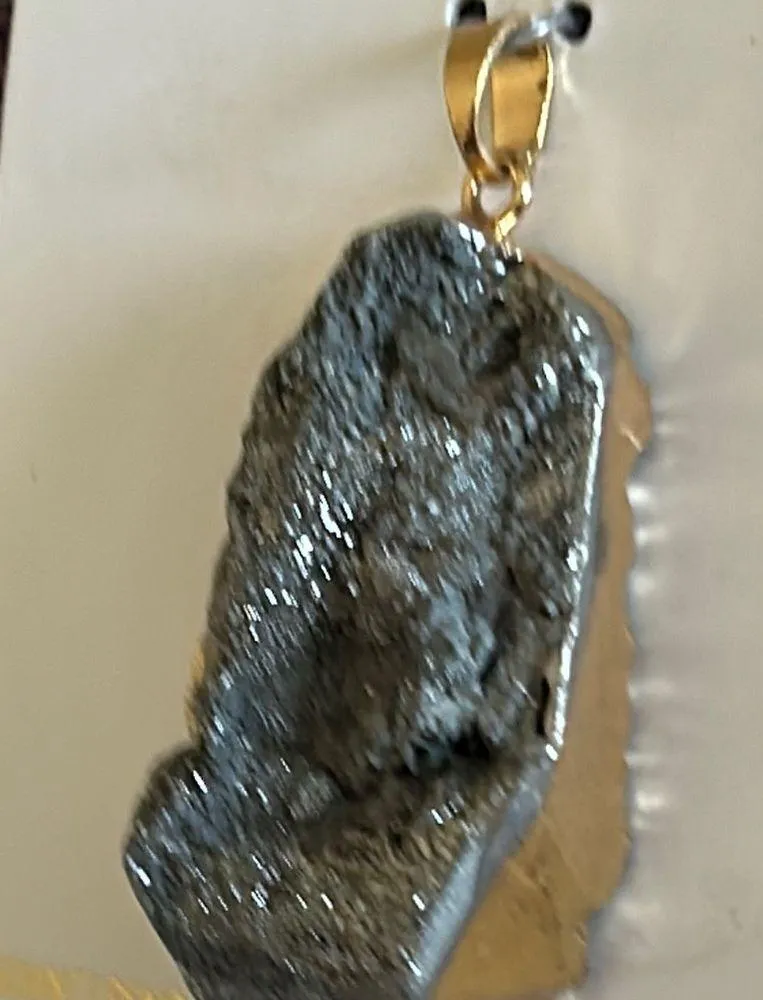NWT Chunky Geode Gold tone Pendant ✨ Silver - Image 6