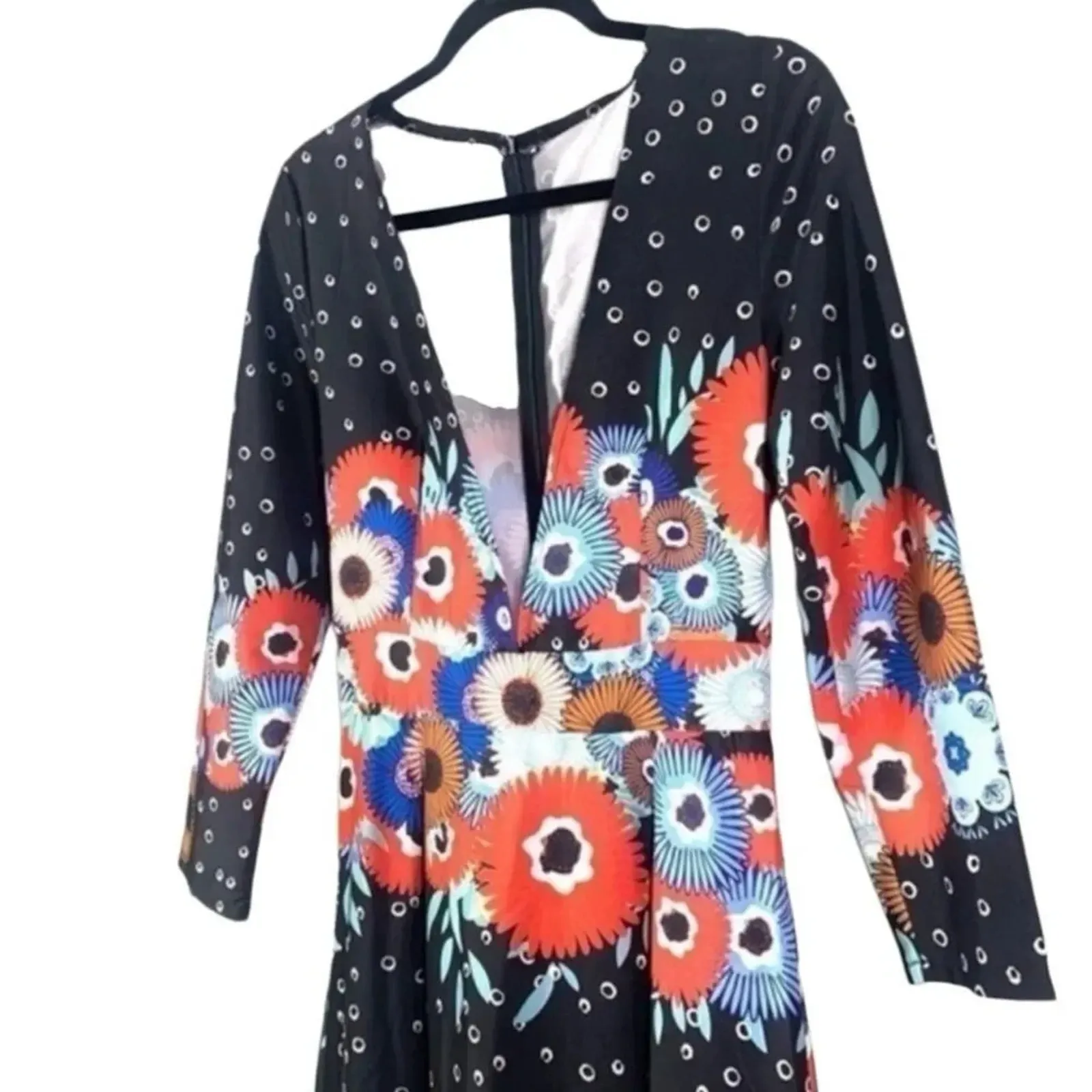 Deep V Neckline Floral Print Maxi Dress, Size Medium Pre-owned - Image 8