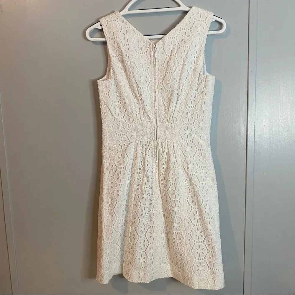 Lilly Pulitzer Clarise Dress in Resort White Petite Sand Dollar Eyelet Size 2 - Image 2
