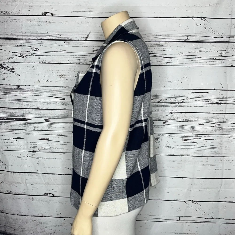 Chaps Size 1X Navy Blue & White Plaid Asymmetrical Zip Knit Vest Jacket - Image 4