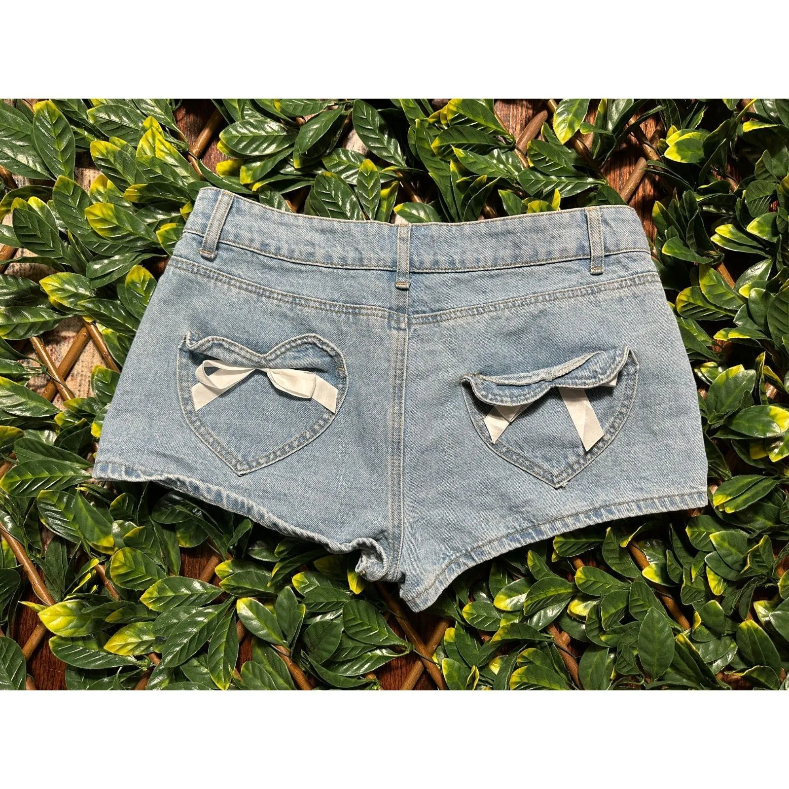Edikted Cheeky Bow Detail Denim Shorts Size L - Image 2