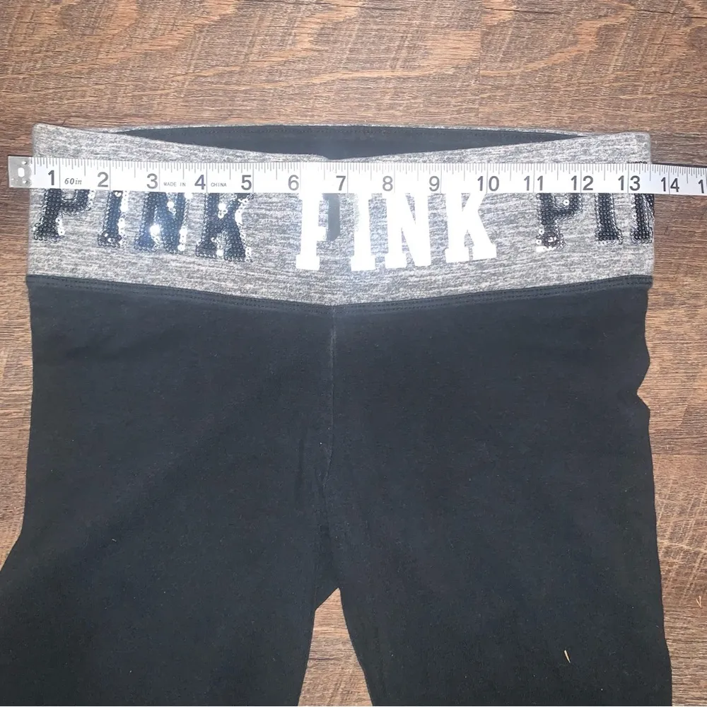 Victoria's Secret Pink Cropped Yoga Pants Bling Sequin Waistband Size XS - Image 6