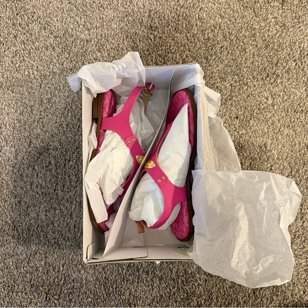 MICHAEL Michael Kors MK Plate Leather Thong Sandal In Magenta Size 7 NWB - Image 3