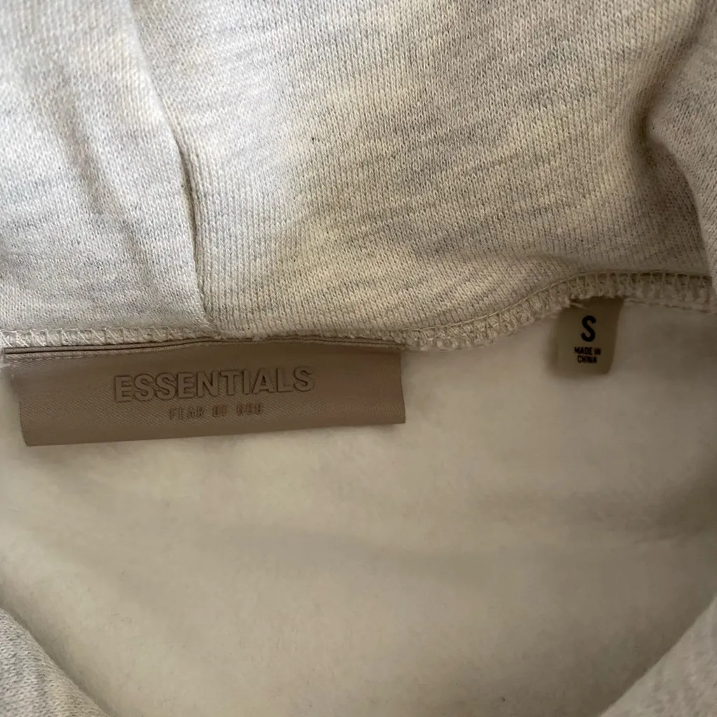 ESSENTIALS FEAR OG GOD LIGHT OATMEAL PULLOVER HOODIE SMALL - Image 13