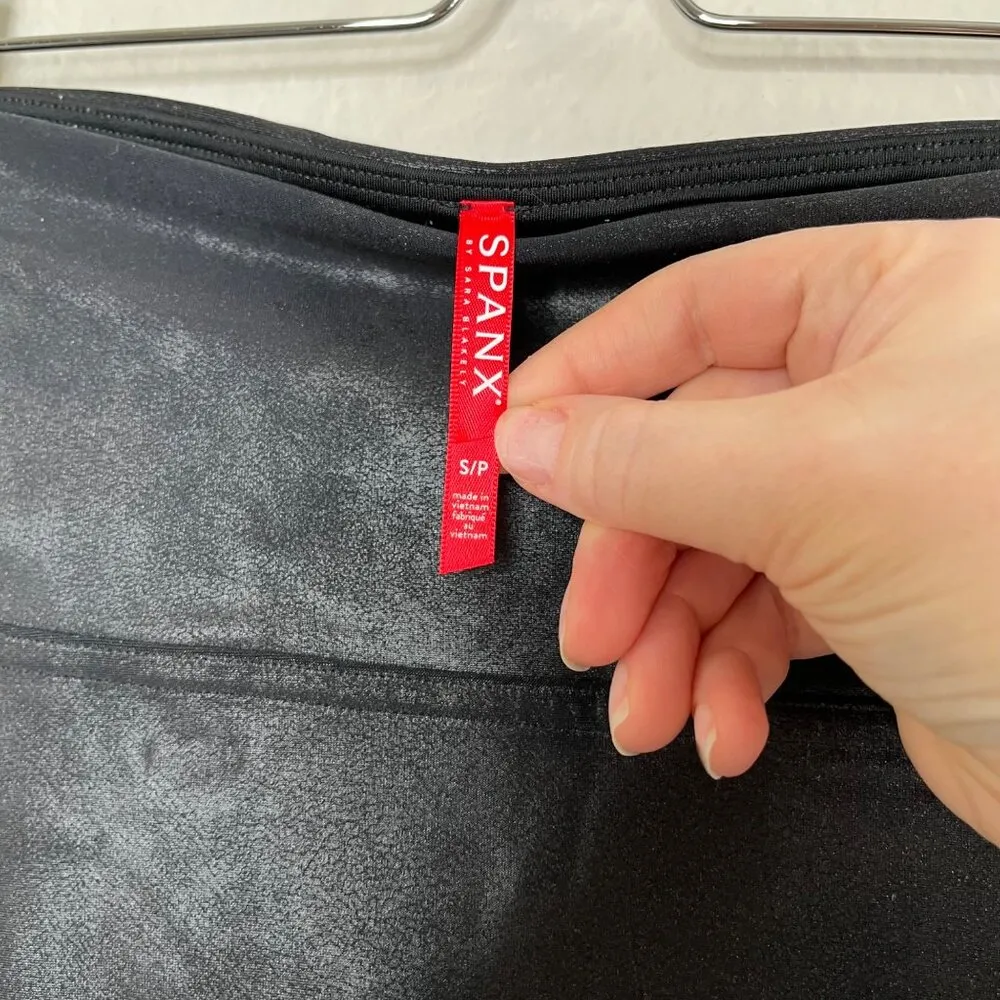 Spanx spanxshape Faux Leather High-Waisted Contoured Leggings Small - Image 8