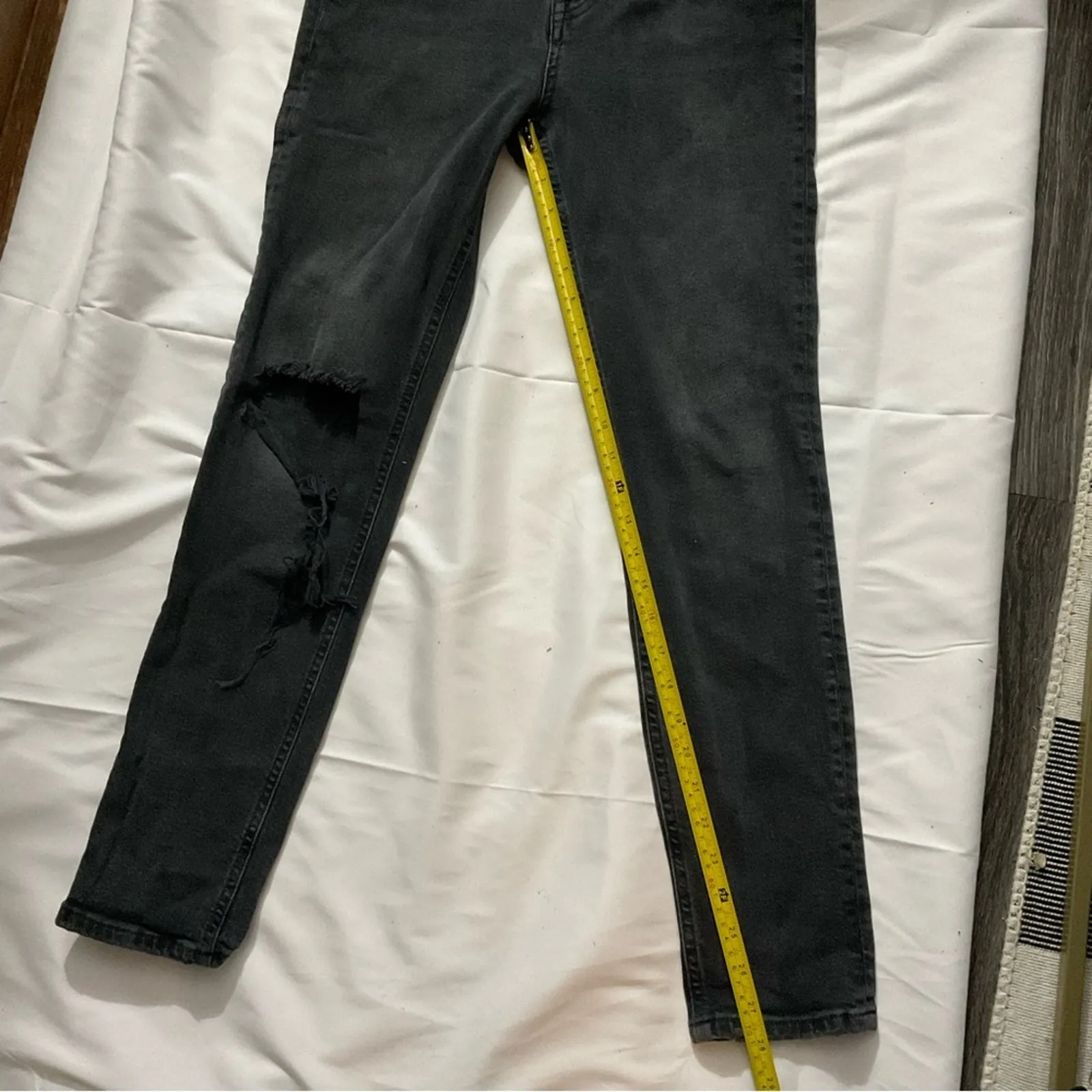 Free People We The Free High Rise Distressed Black Jeans 28 Casual Bikercore - Image 8