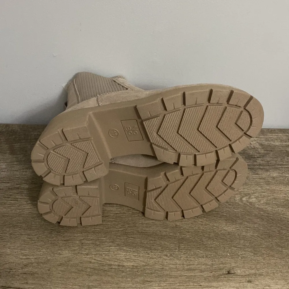 No Boundaries New! Women’s tan knit Chelsea ankle boots size 11 - Image 7