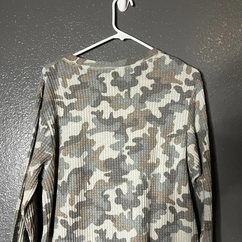 Secret Treasures Women’s Large Camo Waffle Knit Long Sleeve Top L - Image 6
