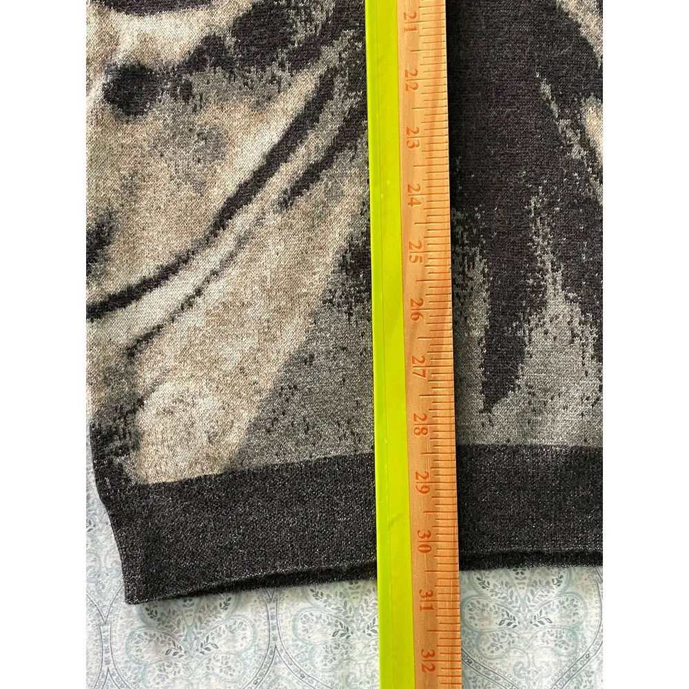 MaxMara Cashmere Blend Pullover Crewneck Sweater Beige Black Size Medium - Image 10