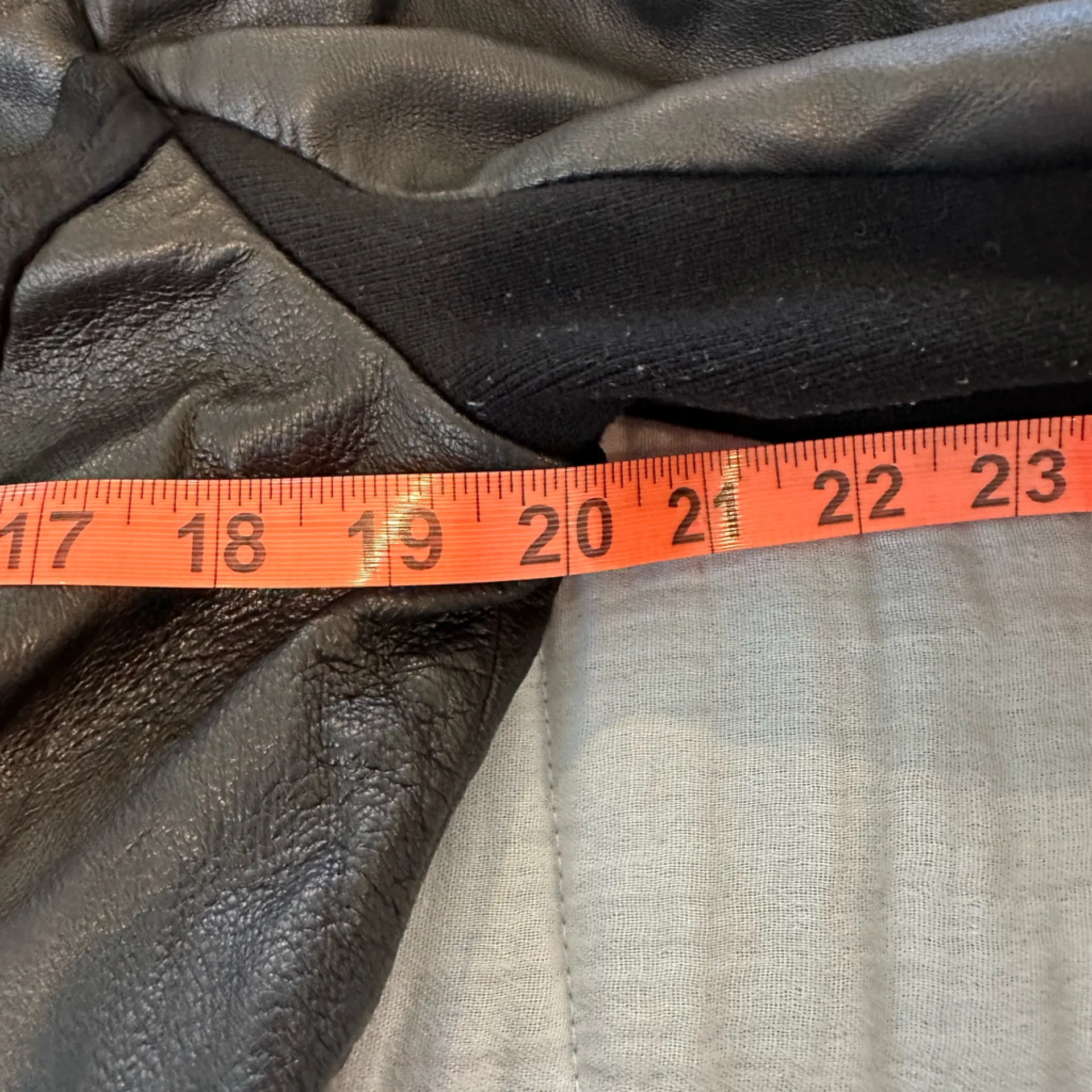 Hinge 100% Leather Black Moto Jacket hook closure Hinge Size 1 - Image 10