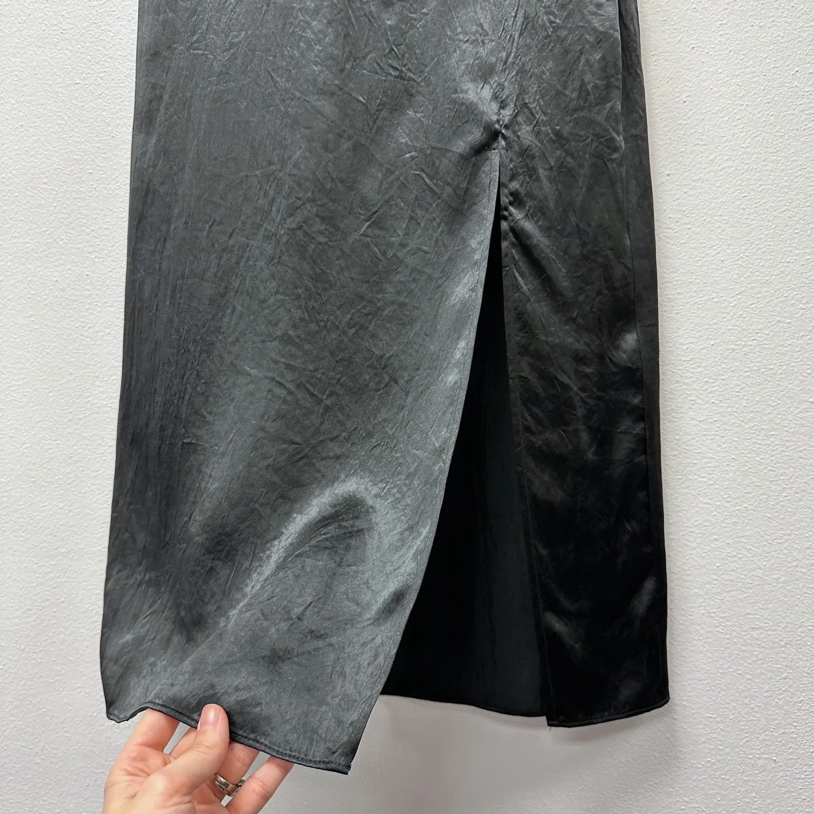 Aritzia Babaton‎ Eames Satin Side Slit Midi Skirt Black Size 2 - Image 3