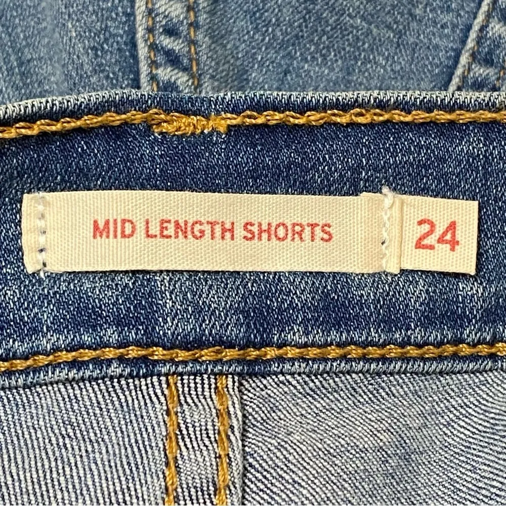 Levi’s Mid Length Denim Shorts 24 Medium Wash Blue Jean Casual Summer Classic - Image 6
