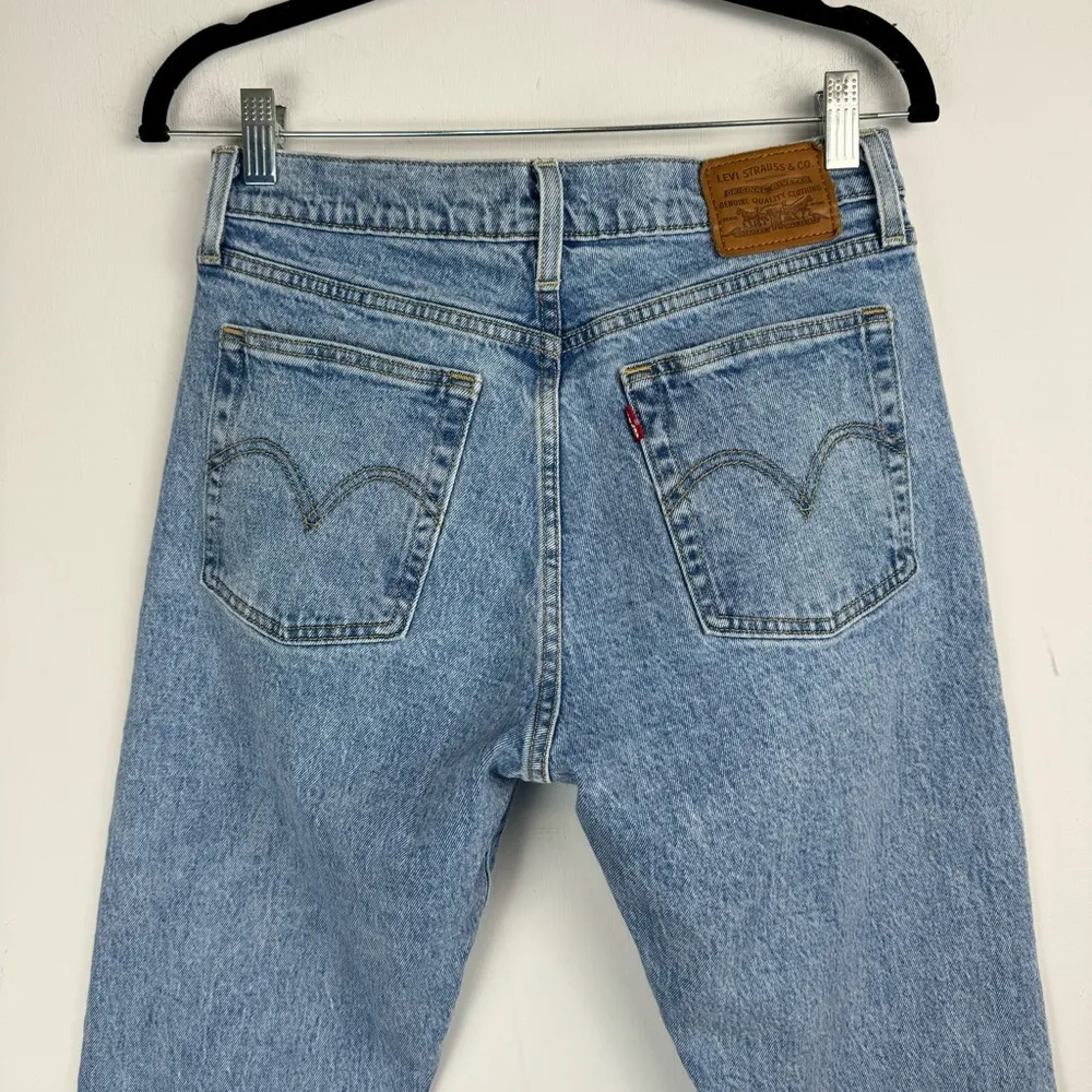 Levi’s Wedgie Straight Leg Jeans Sz 28 Light Wash Button Fly - Image 13