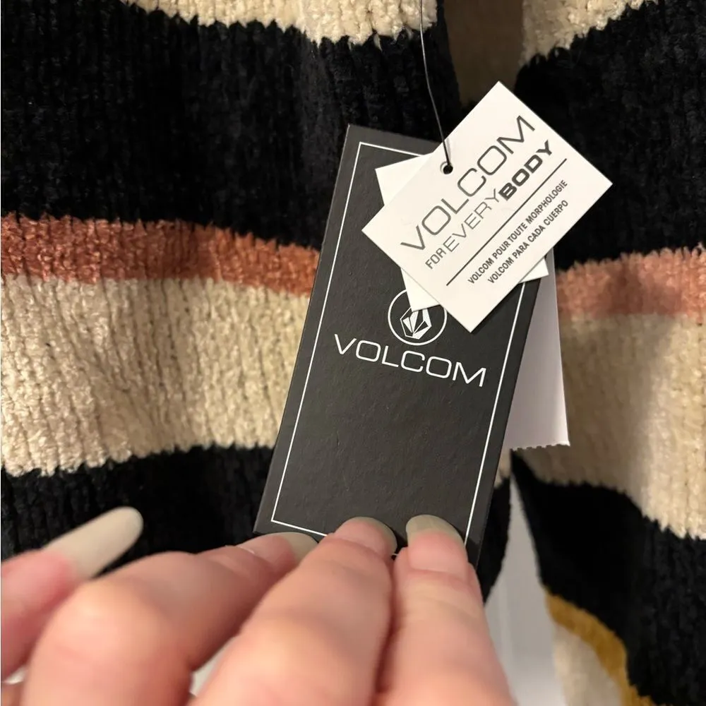 Volcom  Madame Shady NWT Cropped Sweater Size Medium - Image 3