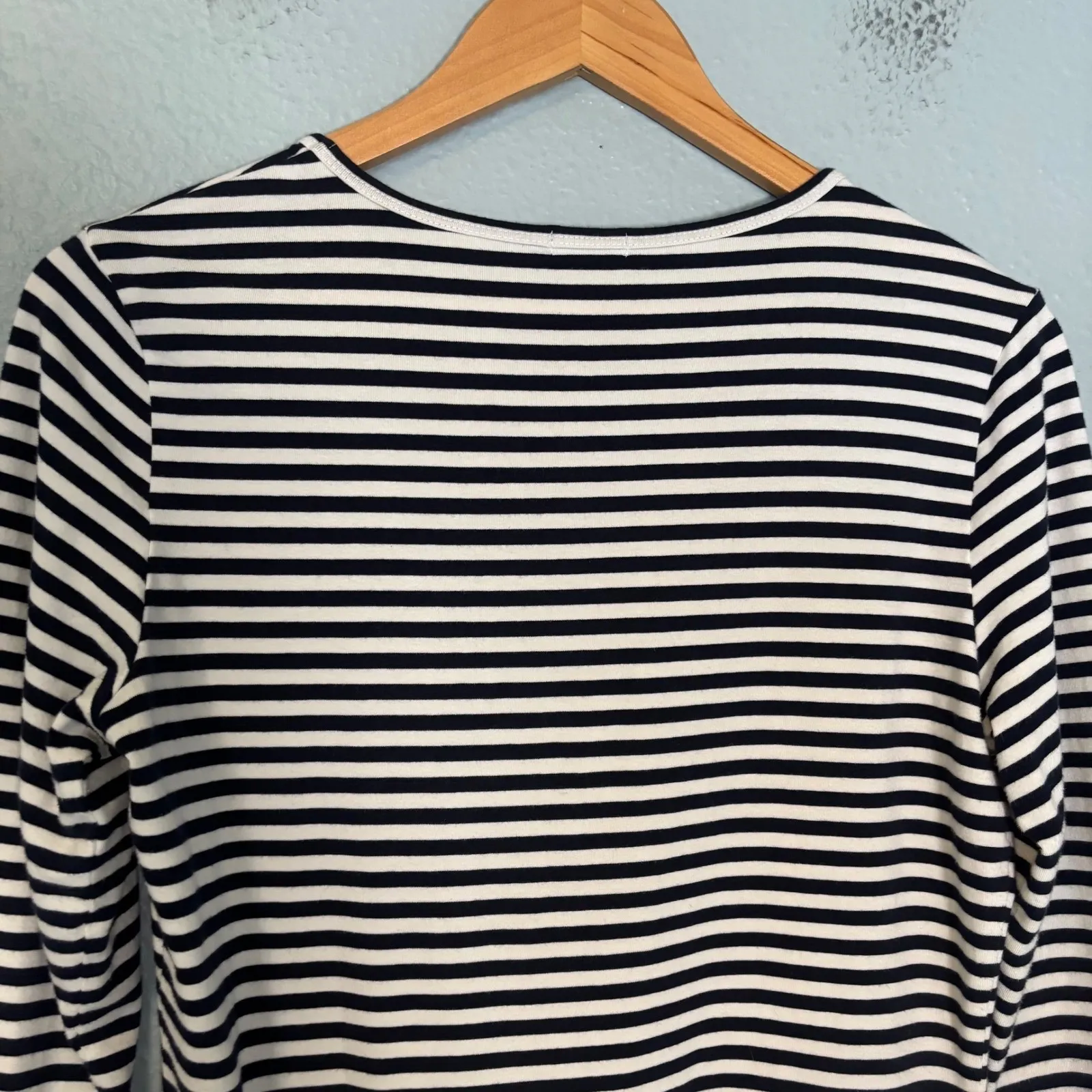 J. McLaughlin Striped 3/4 Sleeve Crewneck Top Navy White Size Medium Classic - Image 7