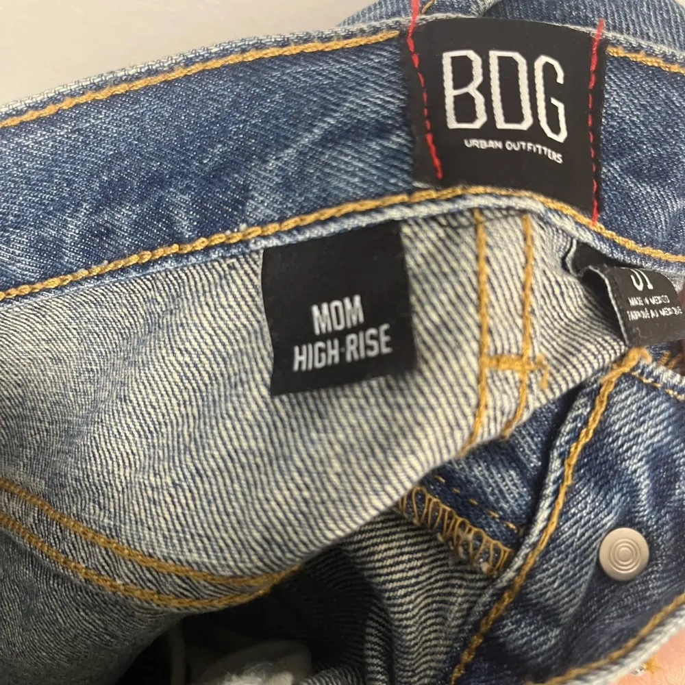 Urban Outfitters BDG Shorts Womens Sz 31 Blue Cotton Mom High Rise Cuffed Jeans - Image 5