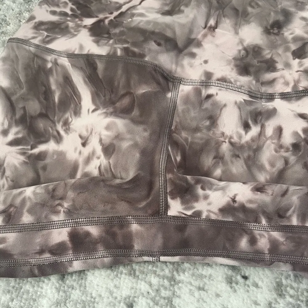 Align High-Rise Crop 21" - Image 9