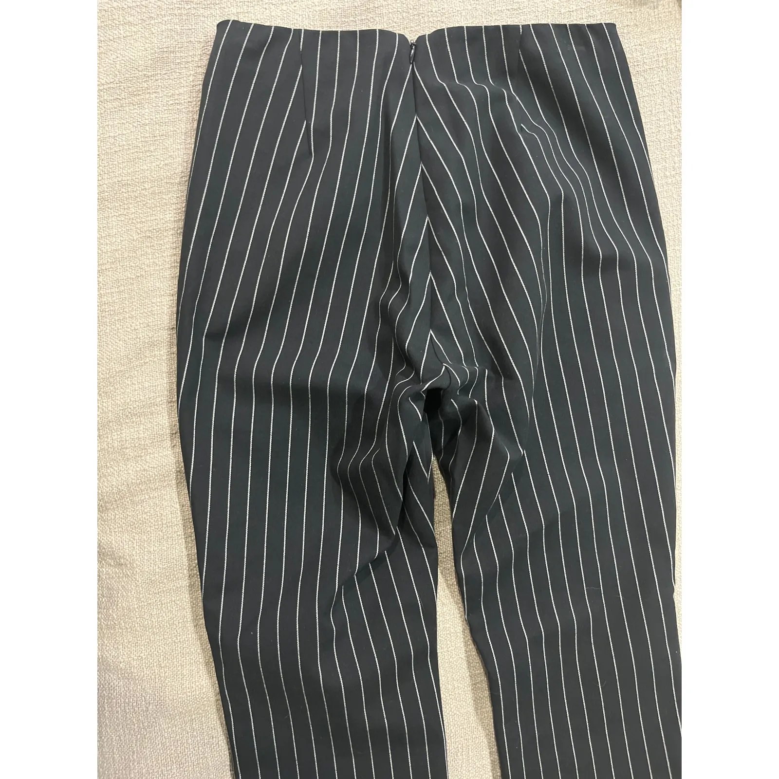 Rag & Bone Pinstriped Black  and White Ankle Pant Sz 6 - Image 6