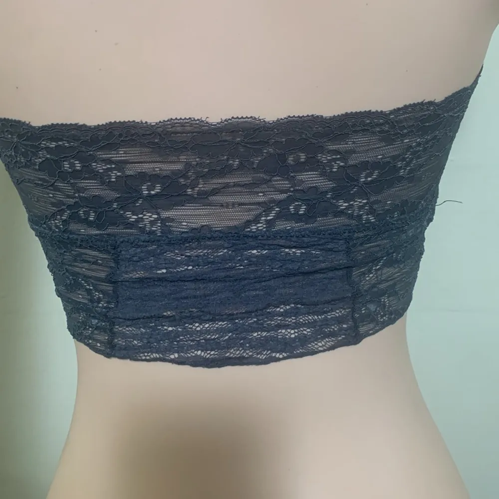 Free People Intimately lace cropped tube top or bralette woman size SMALL - Image 5