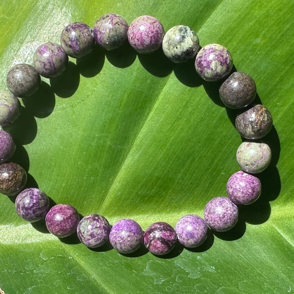 Atlantisite is Purple Stichtite & Green Serpentine 8mm Bead Bracelet - Image 6