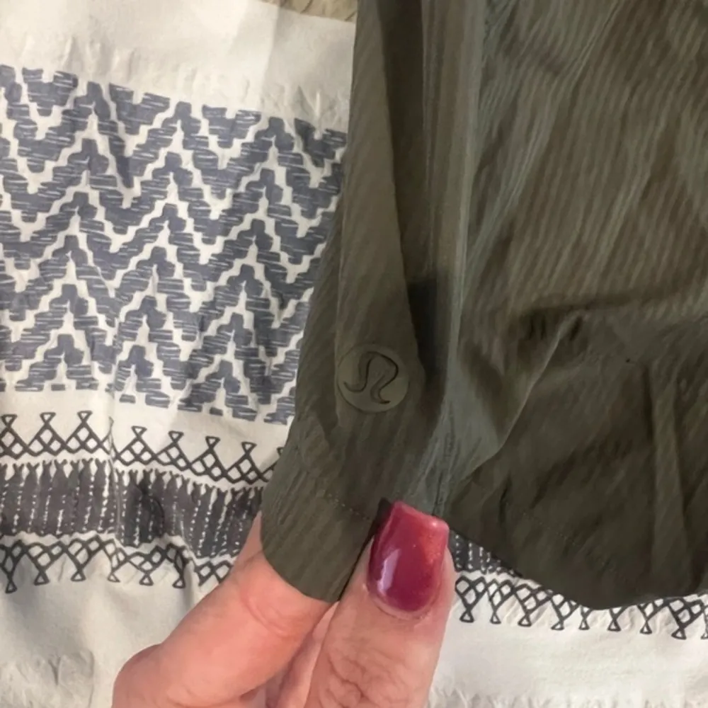 Lululemon  Dance Studio High Rise Short 3.5” size 4‎ - Image 8