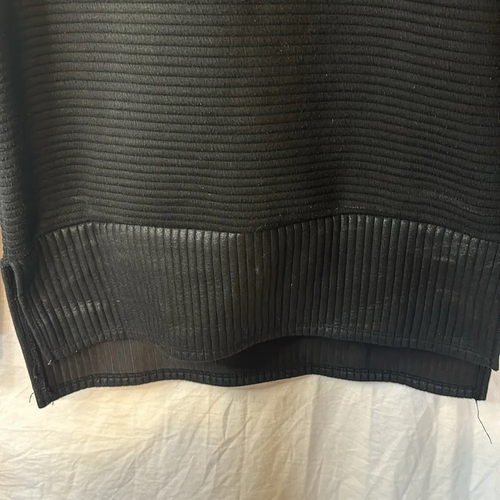 Fabletics Bre Long Sleeve Tunic Quilted Sweatshirt Black Size Medium - Image 5