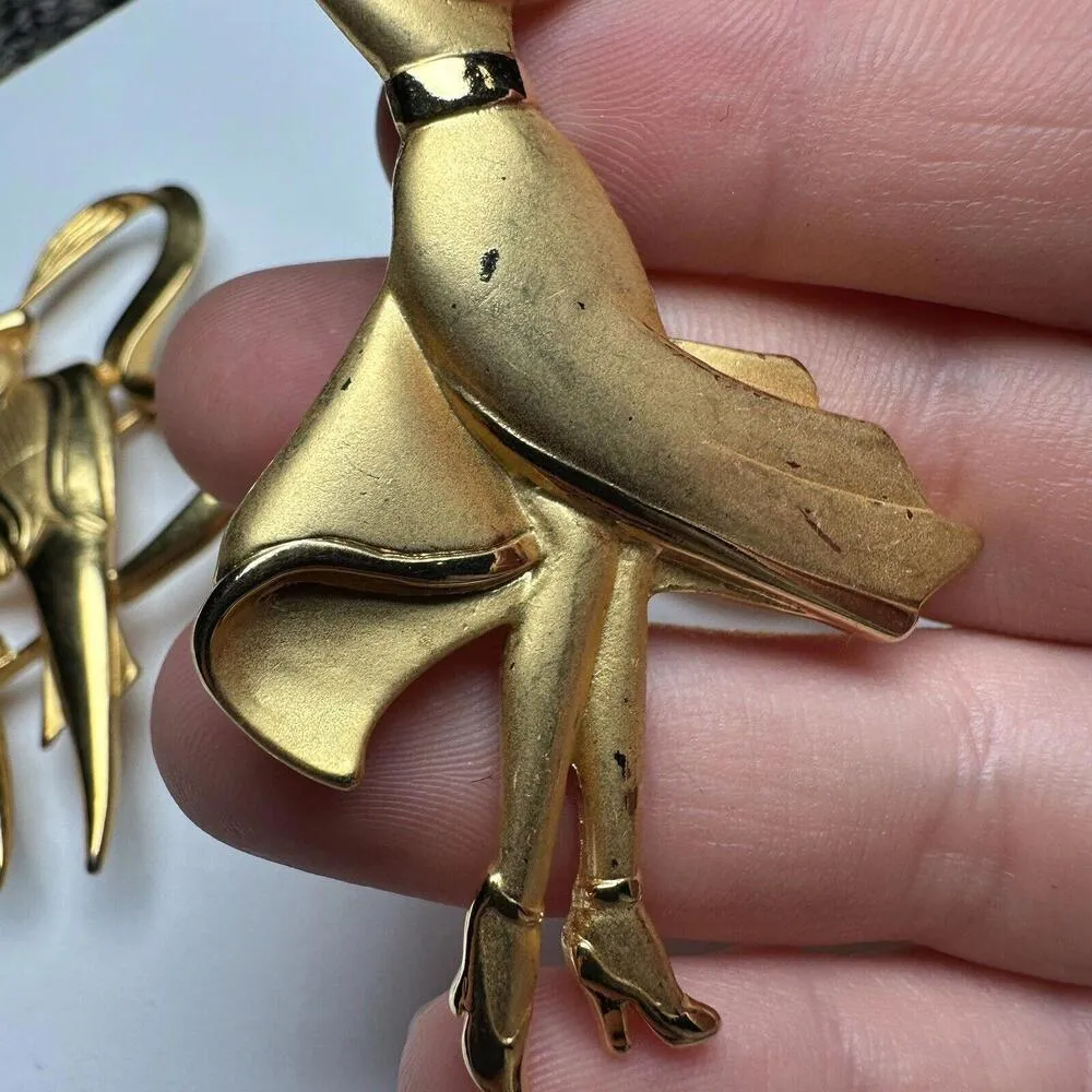 Lot Of 3 Large Gold Tone Brooch Pins Lady, Couple & Fairy On A Crescent Moon - Image 5