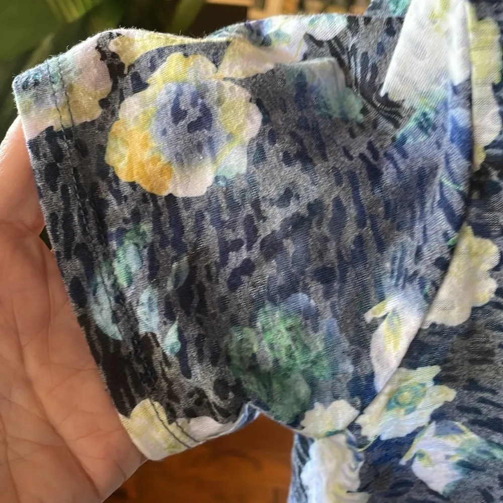 🥸🥸🥸3 for 12$🥸🥸🥸Floral Burnout Lace Front Shirt Blue Size L - Image 5