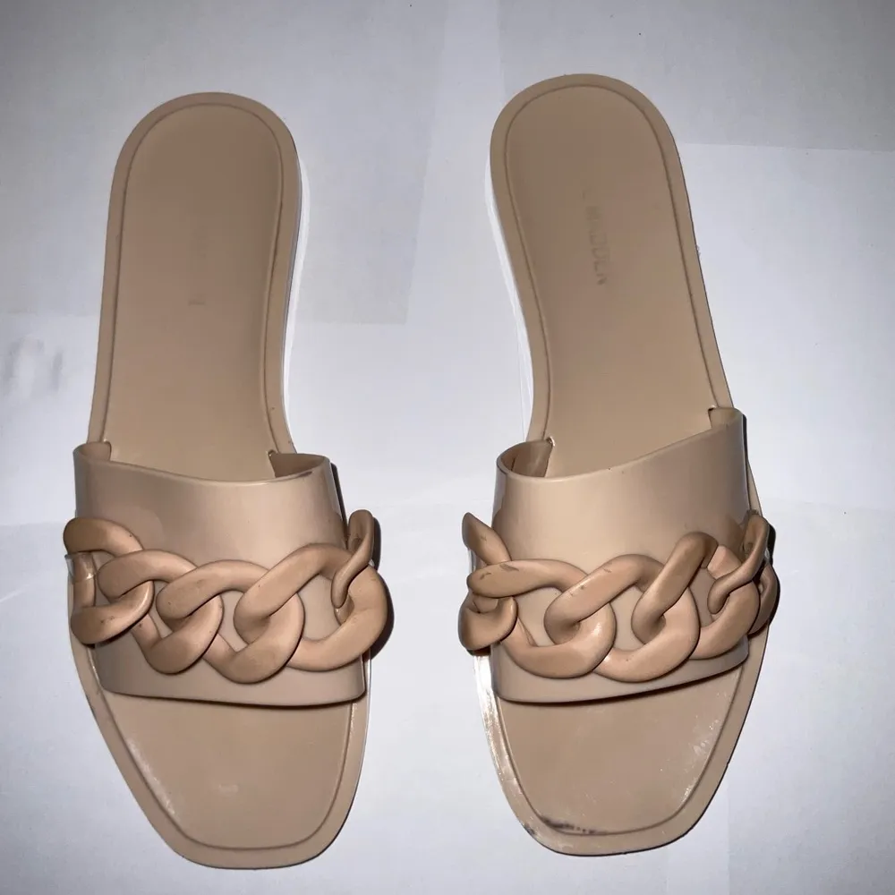 One Band Chain Detail Jelly Sandals Ciela Blush - Image 2