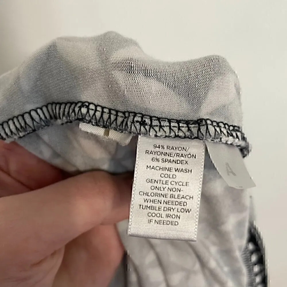 ANN TAYLOR LOFT Pull On Flounce Skirt Navy Blue White Geometric Elastic Knee S - Image 10