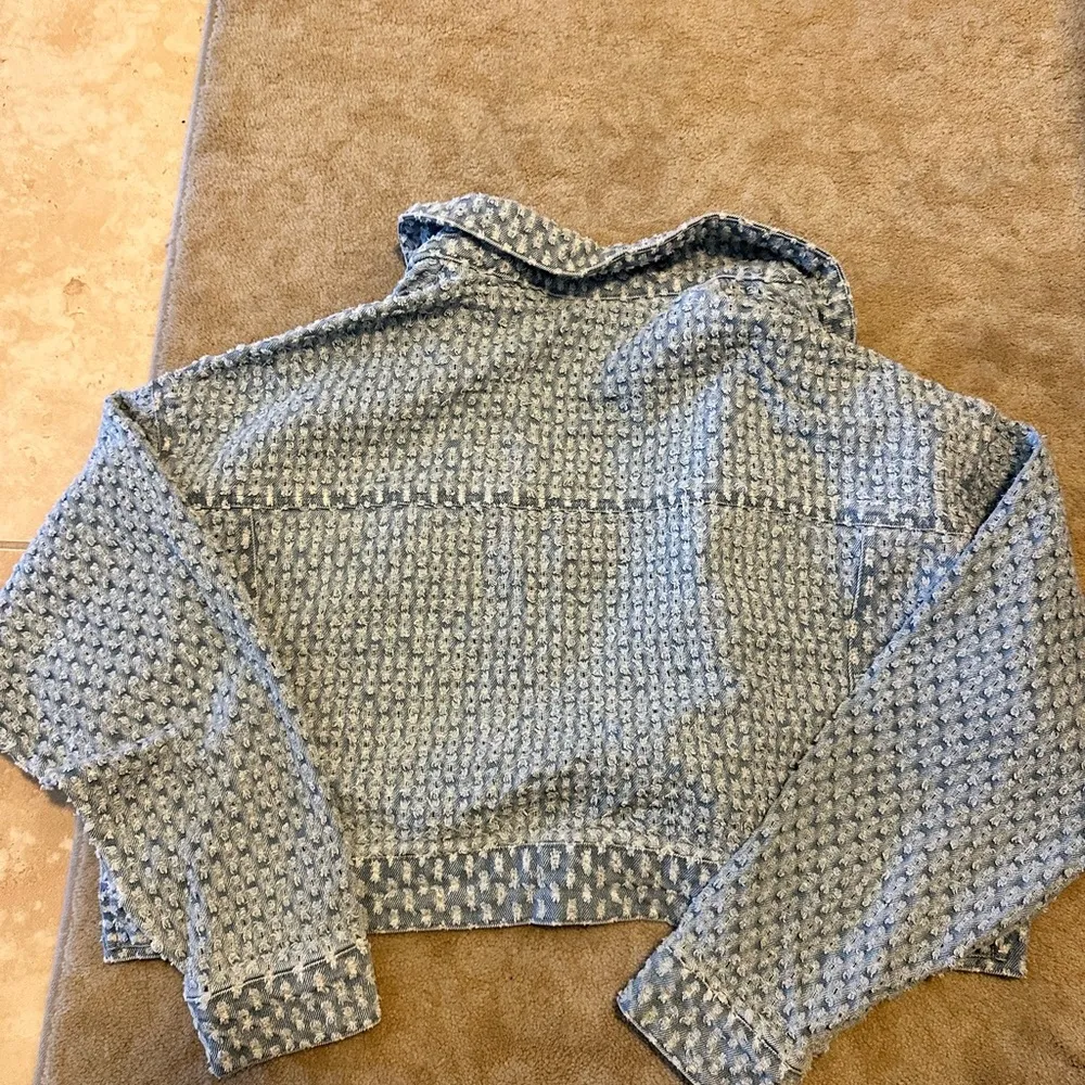 Frayed Denim Blue Cropped Jacket Forever 21 Size M - Image 5