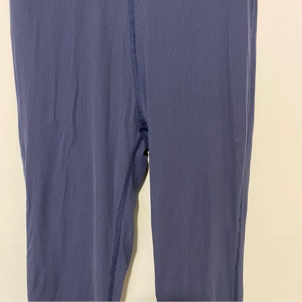 Outdoor Voices Navy Blue Ribbed Flare Leggings Small - Image 3