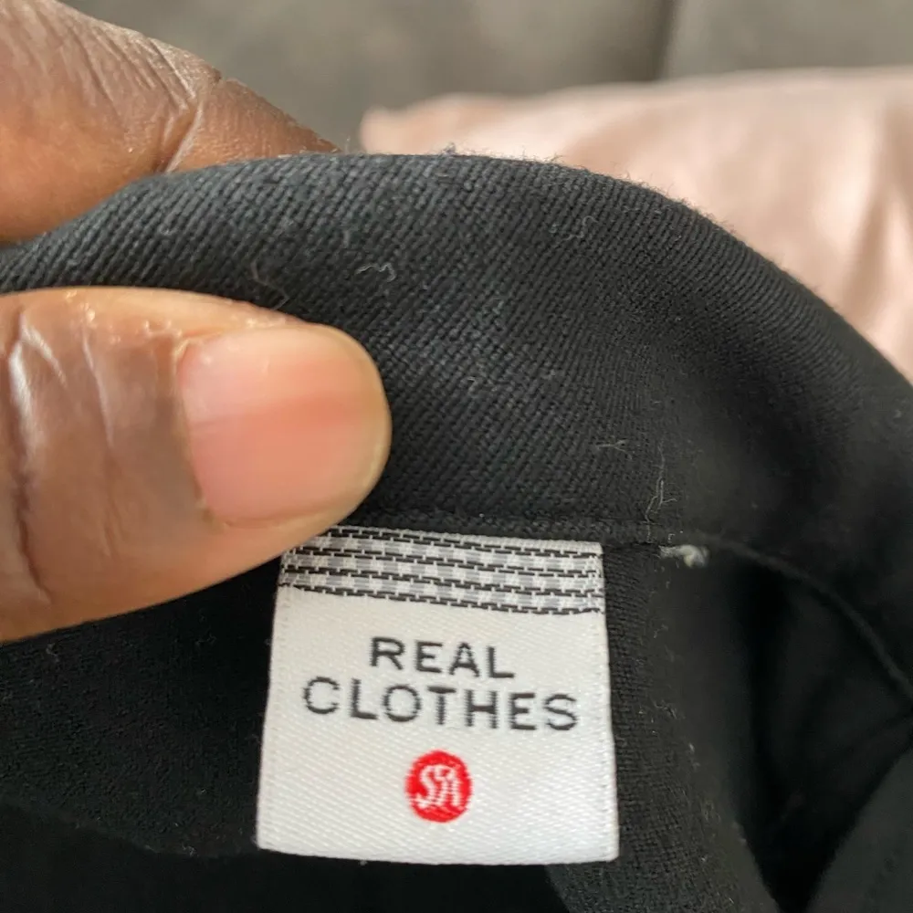 Real Clothes soft jacket with double zipper front pockets. Black Size M - Image 2