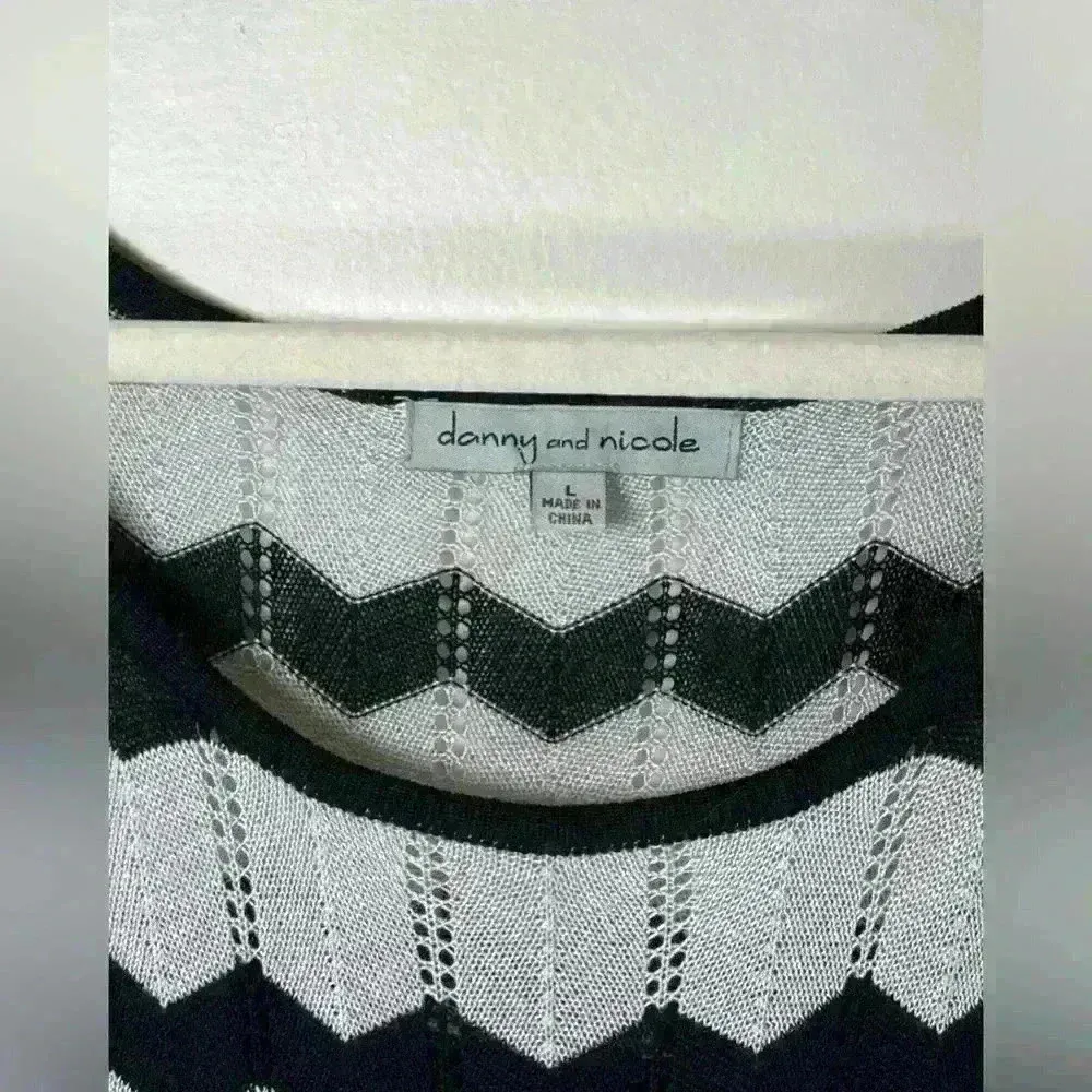 Danny and Nicole Chevron Print Purple Gray Black Belted Knit Dress Size Large - Image 5