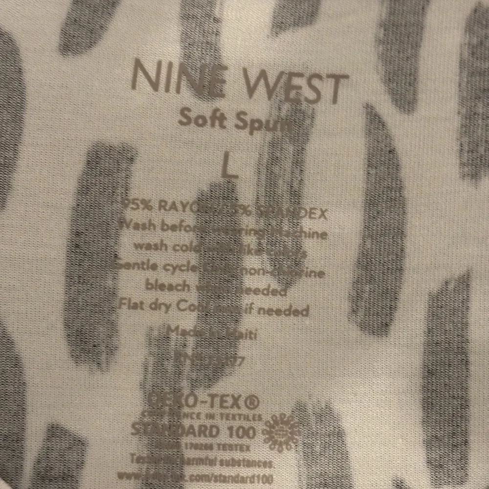 Nine West Black and White Graphic Short Sleeve Tee - Image 2