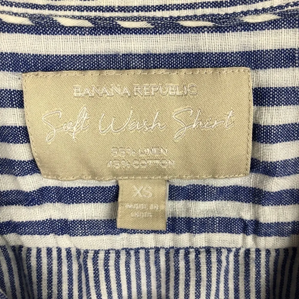 Banana Republic  Soft Wash Shirt Blue & White XS - Image 3