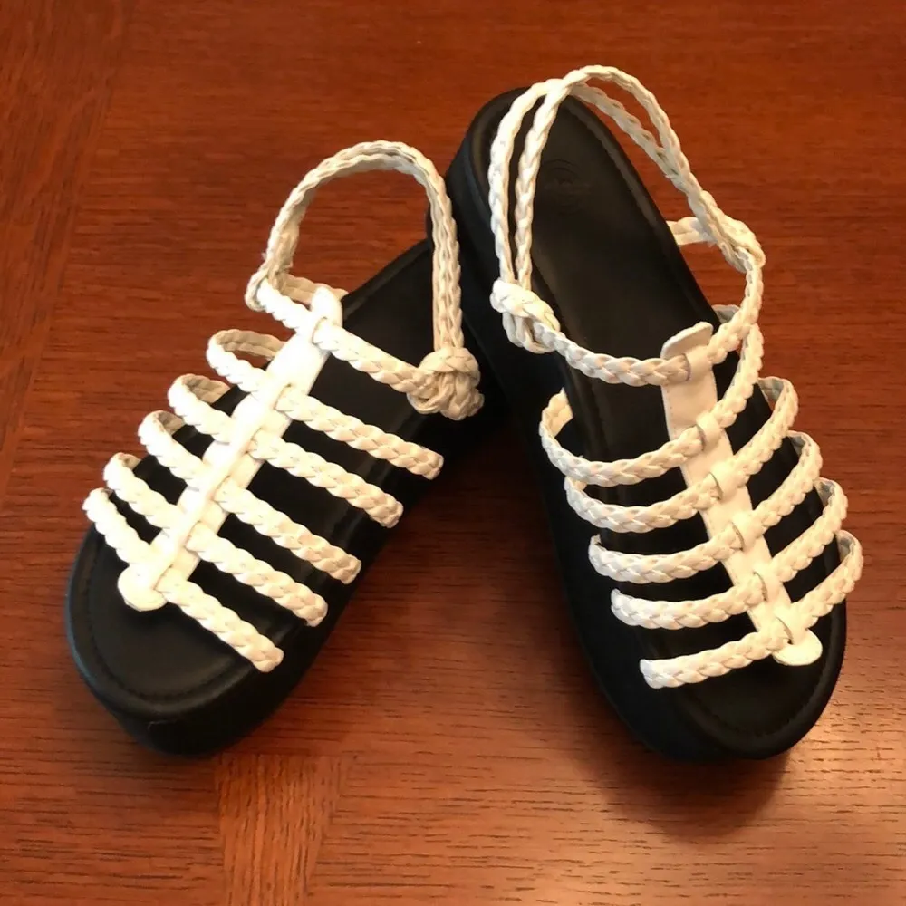 Urban Outfitters Platform Fisherman’s Sandals - Image 6