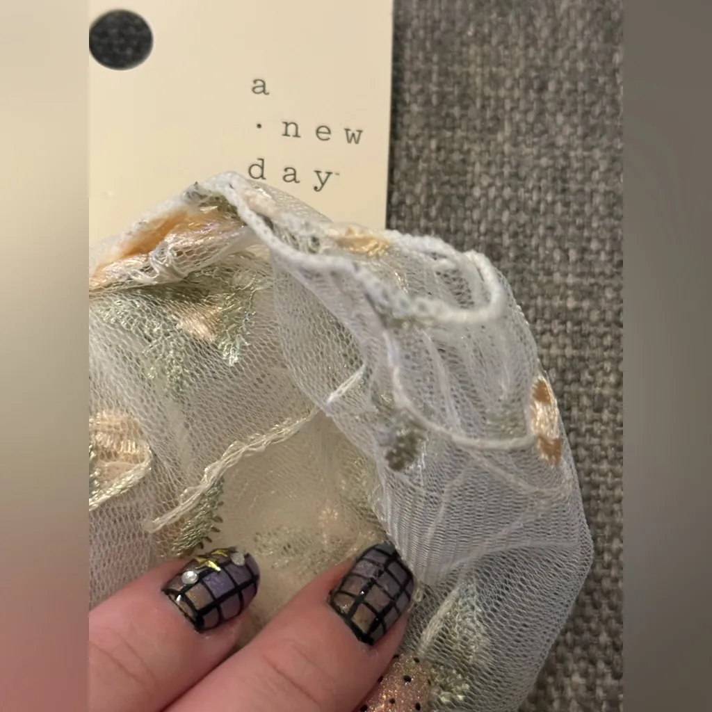 A New Day White Elegant Embroidery Mesh Sheer Floral Bow Hair Clip Accessory - Image 5